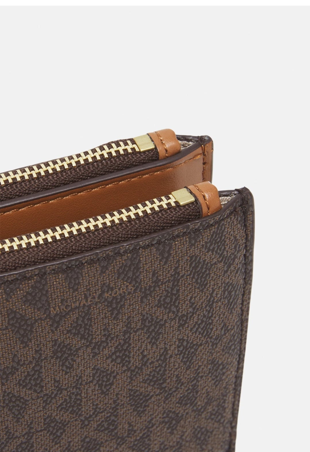 Michael Kors
Jet Set monogram wallet