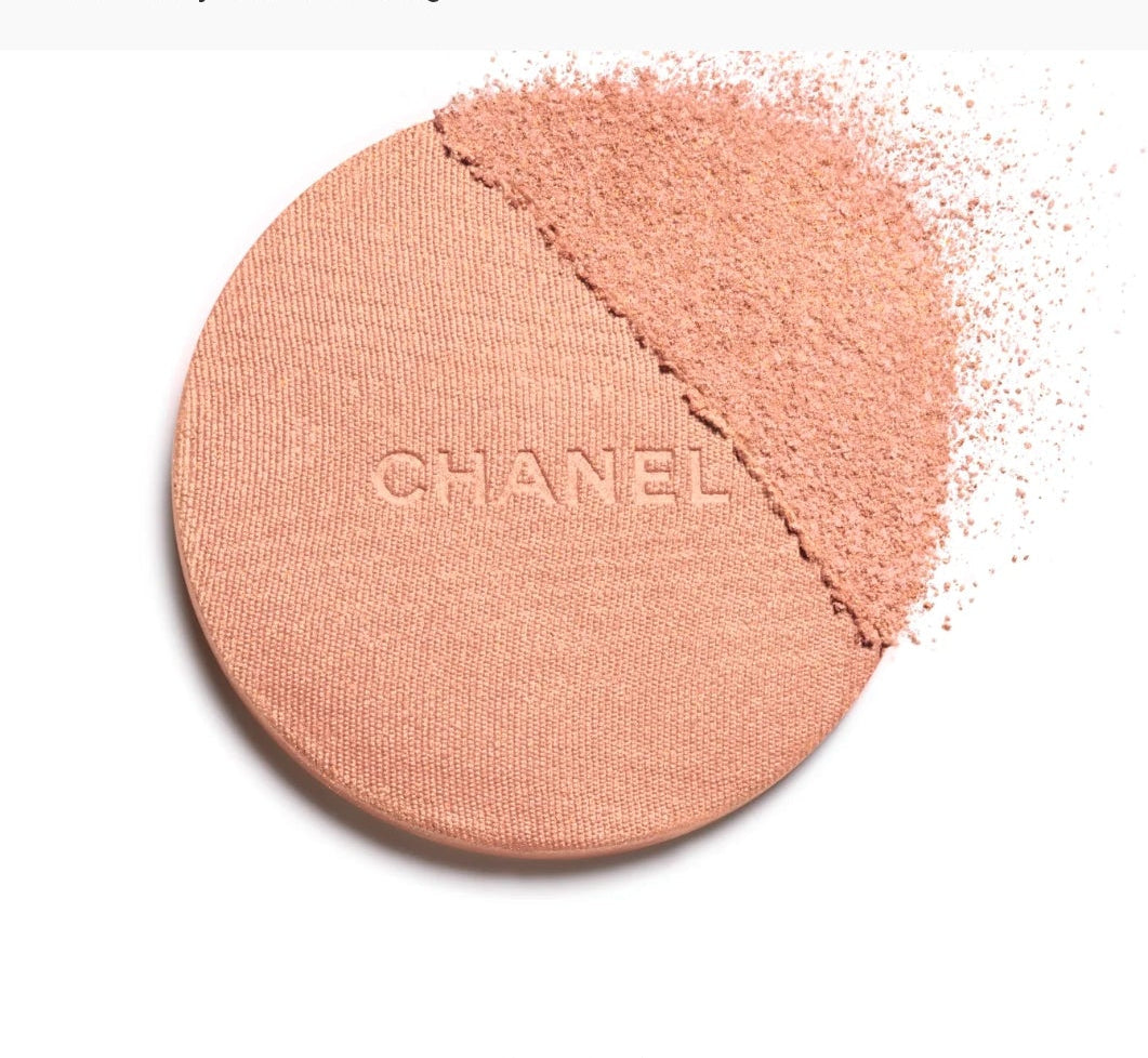 Chanel POUDRE LUMIÈRE
HIGHLIGHTER PUDER 30 Rosy Gold  8.5 gramm